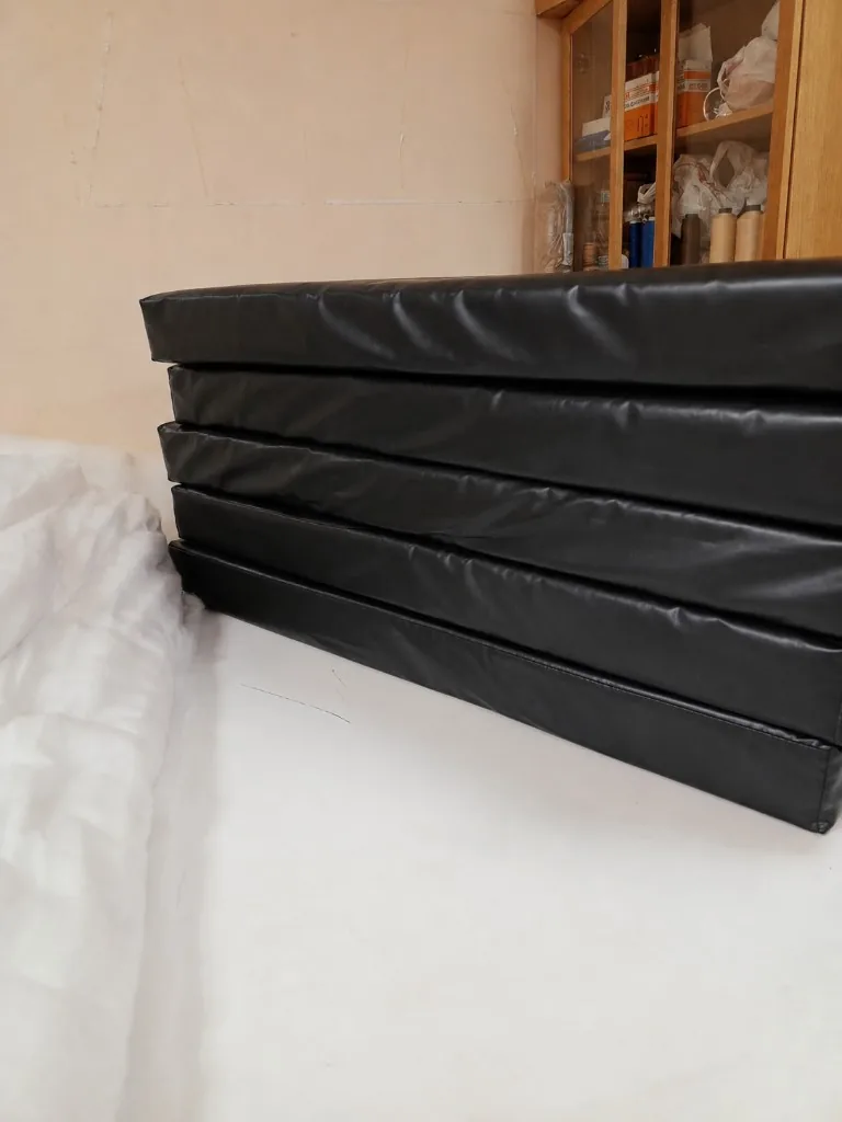 Готовые защитные маты из ПВХ на производстве